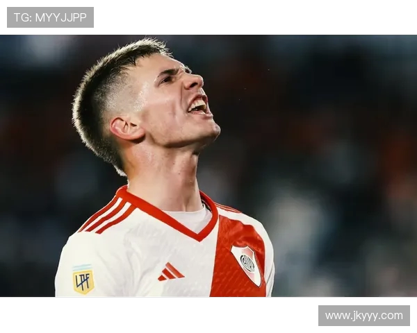 从主力到边缘人马斯坦托诺低谷收官却迎生涯最佳年在足球赛场完成命运起伏